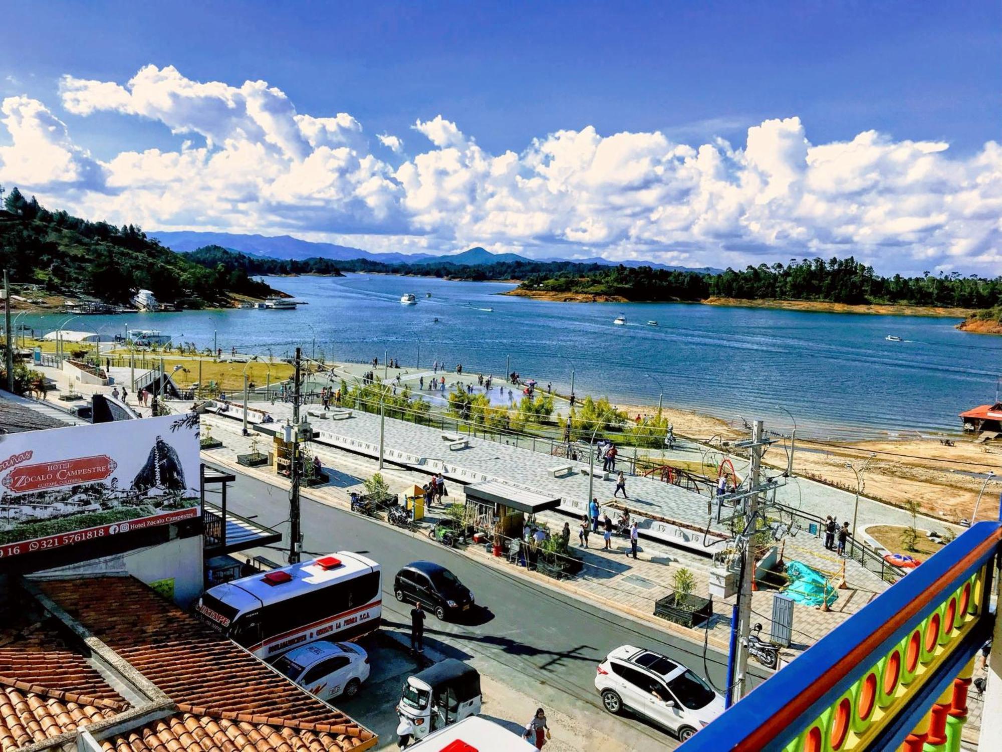 Aptos Plaza Principal, Con Y Sin Vista Al Embalse, Frente Autobus, A 8 Minutos De La Piedra Del Penol, Todo Cerca!!! Guatape Ngoại thất bức ảnh